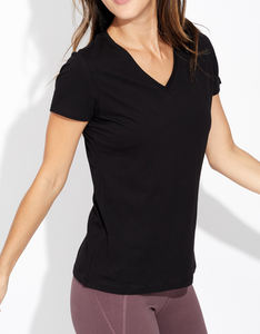 Camiseta de algodón barata personalizada de alta calidad para mujer 2027, camiseta informal de media manga con cuello de pico profundo para mujer - Product Image 4