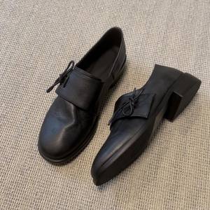 รองเท้าผ้าใบผู้หญิงแบบสวม สไตล์ลำลอง ใส่สบาย ระบายอากาศได้ดี เหมาะสำหรับฤดูร้อน แฟชั่นรองเท้าผู้หญิง - Product Image 3