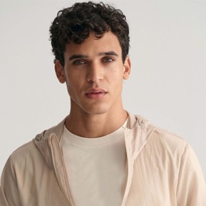 Cortavientos ligero para hombre de alta calidad: elegante, cómodo y perfecto para ropa informal y actividades al aire libre - Product Image 2
