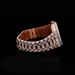 Excelente calidad Unisex Iced out Watch VVS Clarity Diamond Studded con movimiento de lujo ETA Banda de acero inoxidable de la India - Product Image 4