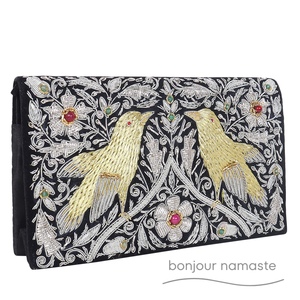 Borsa a Tracolla Artigianale Ricamata con Motivi di Uccelli Colorati, Moda Sostenibile con Perline - Product Image 6