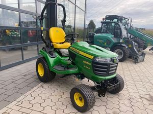Nuevo Cortacésped Industrial John Deere X940 de Gasolina de 2 Tiempos y 224cc con Caja Recolectora y Mantenimiento Completo Disponible - Product Image 4