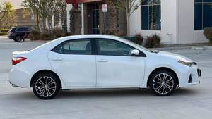Toyota Corolla S Plus CVT 2015 - Product Image 2
