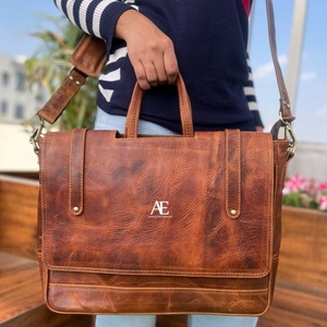 Nouvel arrivage de sacs à bandoulière en cuir pleine fleur faits à la main sacs à bandoulière multi-usages vente à chaud de haute qualité unisexe sacs pour ordinateur portable - Product Image 1