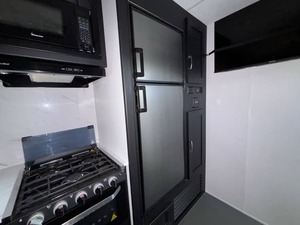 F-o-r-e-s-t R-i-v-e-r W-o-r-k & P-l-a-y 2-1-L-T 2024 Usado en Venta - Product Image 3