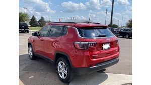 Jeep Compass Latitude 2023 Usado en Excelentes Condiciones - Product Image 3