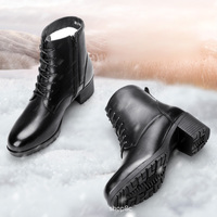 Vente en gros Bottes d'hiver Chaussures d'extérieur en coton épais isolant en peluche Bottes de neige antidérapantes et résistantes à l'usure