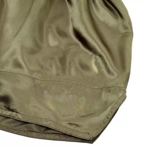 กางเกงชกมวยผ้าซาตินแบบสั่งทำ OEM ขายส่ง สำหรับมวยไทย MMA พร้อมโลโก้สั่งทำ คุณภาพพรีเมียม น้ำหนักเบา ทนทาน ผ่าสูง สำหรับการฝึกซ้อม - Product Image 5