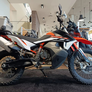 Moto Adventure 890 2022 - Product Image 1