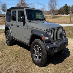 Jeep Wrangler Unlimited Sport 4x4 2018 en buen estado - Product Image 1