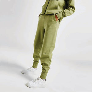 Ensemble de survêtement deux pièces vert pour femme avec veste zippée et pantalon de jogging – Tenue de sport athlétique pour entraînement et tenue décontractée 100 % coton - Product Image 3