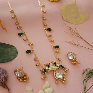 Conjunto de Collar y Aretes de Diseño de Alta Calidad con Baño de Oro y Piedras, Colección para Bodas y Fiestas para Mujer - Product Image 2