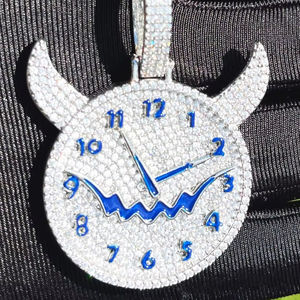 Pendentif en diamant Moissanite personnalisé de bijoux Hip Hop de temps de démon glacé pour les occasions de fête, de mariage et de cadeau - Product Image 1