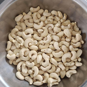 Noix de Cajou Séchées Kaju Badam SANTIGO Service Personnalisé Disponible Noix de Cajou W180 W240 W320 - Product Image 1