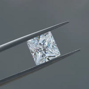 Diamante de Laboratorio con Corte Princesa de 0.5 CT, Brillo Lunar, VVS-D, Destello Plateado - Product Image 4