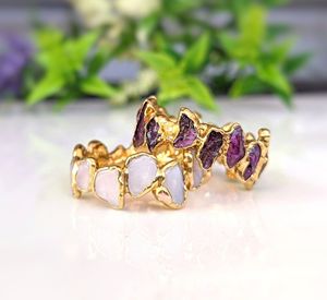 Bague plaqué or brut pierre de lune arc-en-ciel bijoux galvanisés pierre précieuse bague minimaliste bague galvanisée rhodolite brute naturelle - Product Image 4