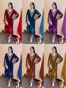 เสื้อปักหมุดสำหรับงานปาร์ตี้ผ้ากำมะหยี่วิสคอสทำจากผ้ากำมะหยี่เนื้อละเอียดมาก - Product Image 5