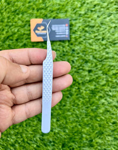 Pince à cils avec logo personnalisé avec poignées en diamant, marque privée, pointe droite en fibre, matériau en acier inoxydable - Product Image 2