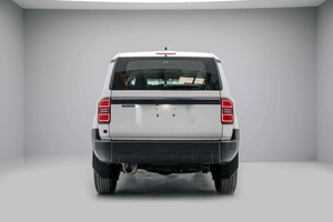 Land Cruiser Prado Urban E 4x4 2.4L Turbo Automatique Écran Tactile SUV 2025 Super Blanc, Quasi Neuf, Prix Avantageux, Prêt à l'emploi - Product Image 6