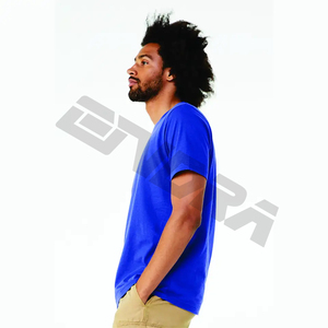 Eleve las grapas de su armario: ¡Experimente una calidad inigualable en Nuestras camisetas esenciales de cuello redondo! - Product Image 2