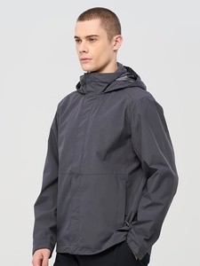 เสื้อแจ็คเก็ตกันลมน้ำหนักเบาพิเศษสำหรับผู้ชายแบบ OEM สั่งทำได้ แขนยาว ผ้าริปสต็อปกันน้ำ สีสันลำลอง มีซิปปิด - Product Image 4