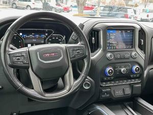 GMC Sierra 3500HD AT4 Crew Cab 4WD Usada del 2022 - Product Image 5