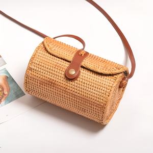 Pochette artisanale en rotin, super affaire, vente en gros, sacs et pochettes écologiques en fibres. - Product Image 6