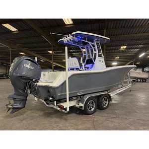Embarcación Nueva 2025 Tidewater 232 CC Adventure con Consola Central, Casco de Fibra de Vidrio y Diseño Premium con Serigrafía - Product Image 1