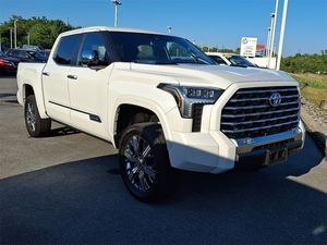 HV crewmax CAB พร้อมล้อโครเมียม4WD สีขาว2024 Toyot_a Tundr_a แบบไฮบริด - Product Image 2