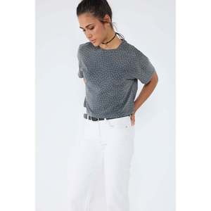 T-shirt court brodé de pierres - Product Image 1