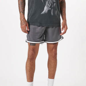 Pantalones cortos de malla informales para hombre más vendidos de secado rápido y transpirables ecológicos con patrón sólido a un precio para deportes - Product Image 2