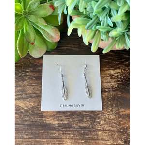 Pendientes Colgantes de Plata de Ley Hechos por Artesanos Navajo con Baño de Oro para Boda o Regalo con Perlas, Diamantes y Rubíes - Product Image 1