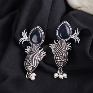 Boucles d'oreilles pendantes Blue Ox Fashion, design poisson en pierre - Product Image 1