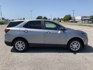 Offre Spéciale : Chevrolet Equinox LT FWD avec 1LT, modèle 2023, d'occasion, en excellent état, prêt à être expédié. - Product Image 4