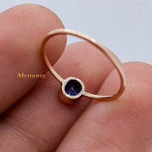 Anillo Unisex de Oro Amarillo de 9k Certificado con Zafiro Azul Natural de Memoria Jewels, Corte Ovalado y Engaste de Bisel, para Meditación y Sanación - Product Image 6