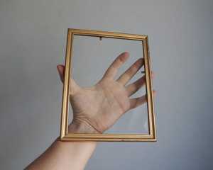 กรอบรูปไม้ทำมือพร้อมโลโก้แบบกำหนดเอง ดีไซน์พับได้ ทนทาน มีตัวเลือกสีที่ปรับแต่งได้ ลวดลายเฉพาะตัว - Product Image 3