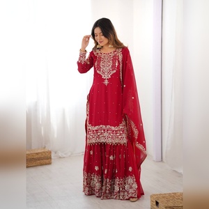 Ensemble sharara salwar kameez en georgette élégante avec un haut et un sharara en georgette ornés de broderies lourdes et un dupatta assorti pour les sorties décontractées - Product Image 1