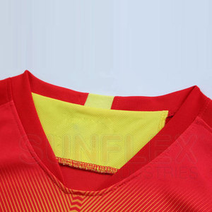 ชุดฟุตบอลแขนสั้นแบบมืออาชีพ ออกแบบเองได้ ระบายอากาศได้ดี น้ำหนักเบา คุณภาพสูง รุ่นล่าสุด - Product Image 2