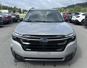 Pre owned 2025 subbaru Forester การเดินทาง SUV - Product Image 1