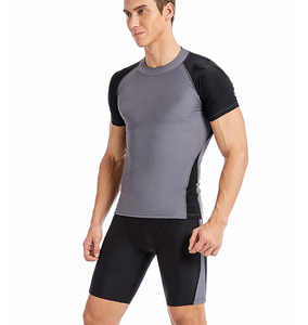 Ensemble de compression respirant pour homme, imprimé uni, décontracté, pour le jogging, avec t-shirt à manches courtes et short, idéal pour l'été et le fitness - Product Image 1