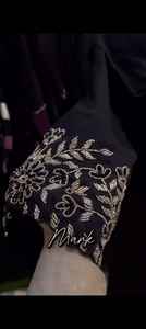 Abayas élégantes et modestes brodées à la main pour femmes - Product Image 2