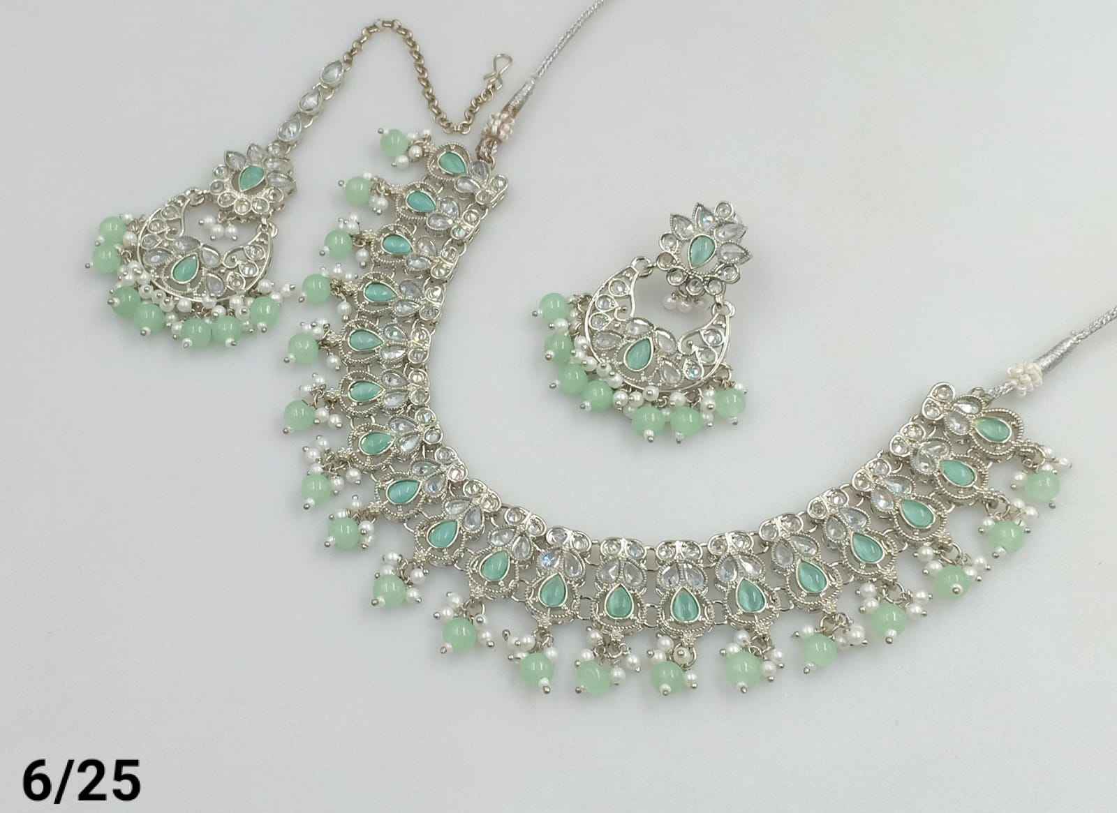 สีเขียว