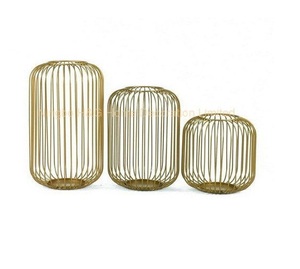 Juego caliente de tres luces de decoración de alambre, linterna de vela, diseño Simple, linterna de vela de Metal de Color dorado, precio de exportación - Product Image 1