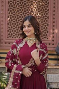 Vestido Largo de seda para mujer de diseñador Premium con bordado y lentejuelas Zari, ropa de boda y fiesta, traje Salwar para niñas - Product Image 3