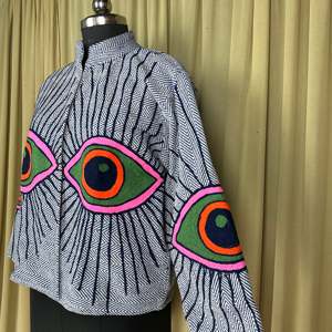 เสื้อคลุมสไตล์เรโทรชิค ฟรีไซส์ ปักมือลายซูซานี ผ้าฝ้าย แต่งลายเรขาคณิตสีขาว เปิดด้านหน้า เสื้อโค้ทฤดูหนาว ตกแต่งโลโก้ - Product Image 5