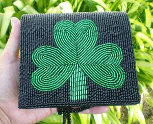 Monedero Grande de Cuentas de Vidrio Hechas a Mano con Logotipo Personalizado, Cierre de Cremallera Estilo Vintage, Patrón de Bordado Personalizado - Product Image 3