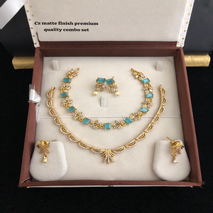 Zircon cubique finition mate ensemble combiné de qualité supérieure pour les femmes idéal pour les vêtements décontractés et formels tenue de bureau ensemble de colliers - Product Image 1