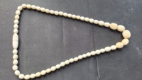 Colliers en perles d'os de buffle sculptées à la main en gros, bijoux ethniques tribaux bohèmes, accessoires de mode artisanaux pour déclaration de style
