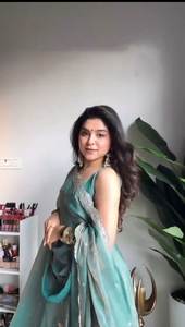 Vestido de red de seda pesada tradicional con Secuencia de bordado y trabajo de piedra para bodas para las estaciones de verano e invierno - Product Image 5