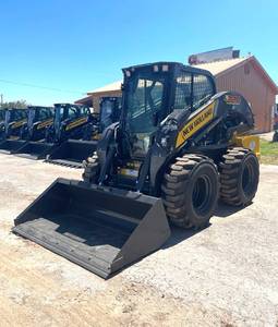 Chargeuse compacte 2023 L328 - Product Image 3